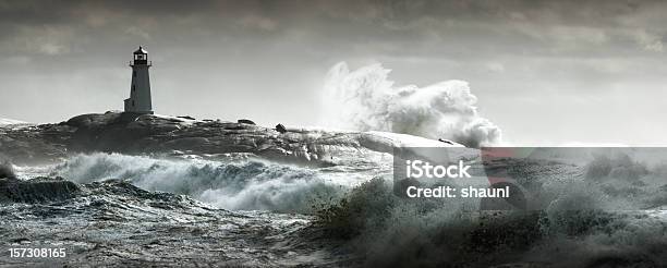 Ocean Fúria - Fotografias de stock e mais imagens de Farol - Estrutura construída - Farol - Estrutura construída, Mar, Tempestade