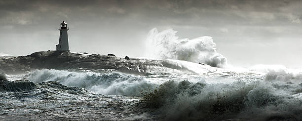 fury на океан - lighthouse storm sea panoramic стоковые фото и изображения