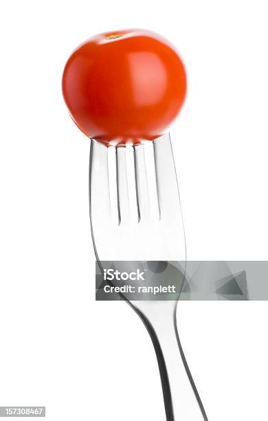 Widelec Z Pomidorek Cherry - zdjęcia stockowe i więcej obrazów Bez ludzi - Bez ludzi, Białe tło, Biały