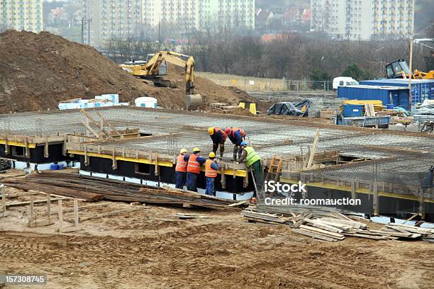 Pensare A Cosa Fare - Fotografie stock e altre immagini di Ambientazione esterna - Ambientazione esterna, Cantiere di costruzione, Composizione orizzontale