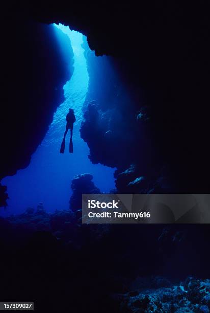 Foto de Caverna Azul De Debaixo Dágua e mais fotos de stock de Mergulho em Alto-mar - Mergulho em Alto-mar, Mergulho Submarino, Gruta - Características da terra