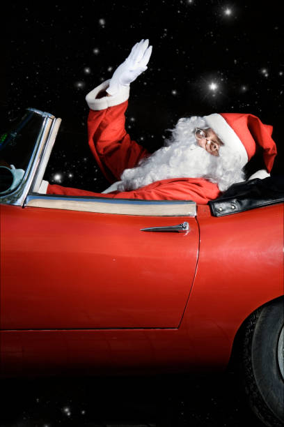 santa claus de trabalho - old men car vertical imagens e fotografias de stock