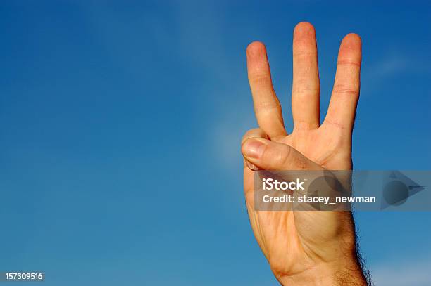 Три Пальца — стоковые фотографии и другие картинки Три объекта - Три объекта, Число 3, Палец