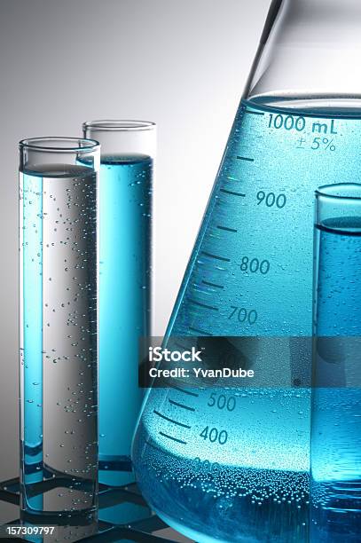 Série Do Equipamento De Laboratório - Fotografias de stock e mais imagens de Artigo de Vidro de Laboratório - Artigo de Vidro de Laboratório, Azul, Biologia