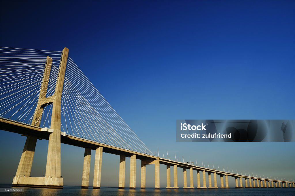 Мост - Стоковые фото Мост Васко да Гама роялти-фри