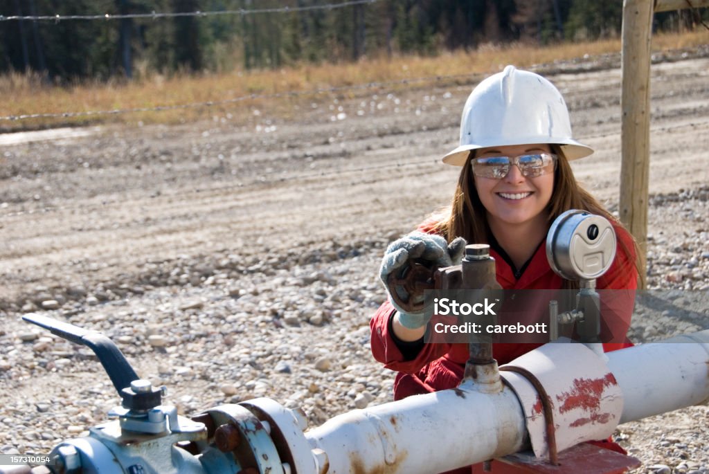 여성 Oilfield 인부 - 로열티 프리 관로 스톡 사진