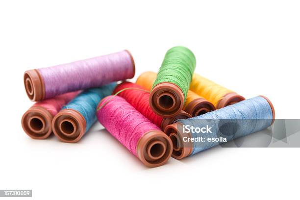 Bobinas De Rosca Foto de stock y más banco de imágenes de Algodón - Textil - Algodón - Textil, Color - Tipo de imagen, Colores