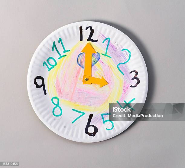 페이크 시계 벽 시계에 대한 스톡 사진 및 기타 이미지 - 벽 시계, 종이 접시, 손수 만든