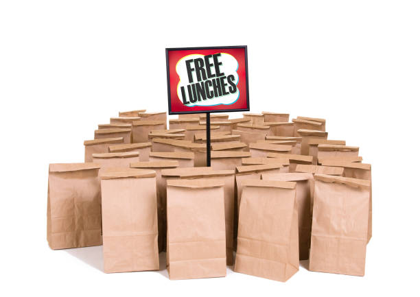 무료 점심 식사 - lunch freedom packed lunch sign 뉴스 사진 이미지