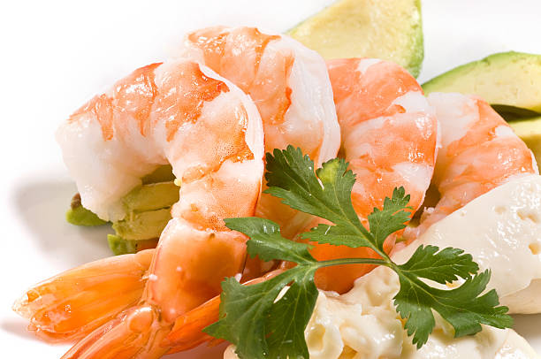 posiłek z awokado, krewetki i pietruszki - prepared shrimp prawn seafood salad zdjęcia i obrazy z banku zdjęć