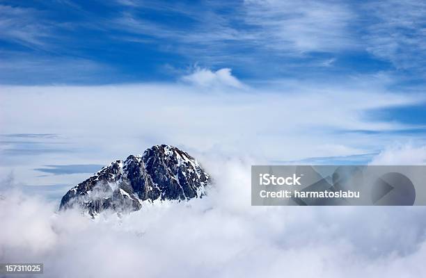 Peak - Fotografie stock e altre immagini di Nube - Nube, Vetta, Panorama di nuvole