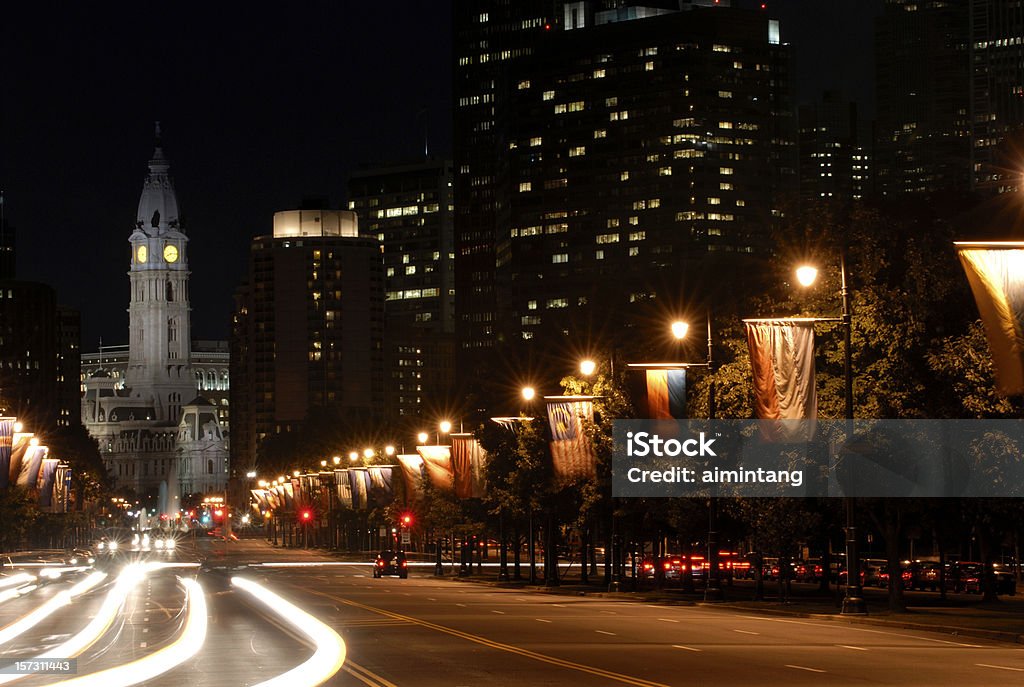 Ben Franklin Parkway por la noche - Foto de stock de Filadelfia - Pensilvania libre de derechos