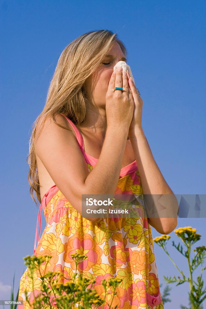 Allergia stagionale - Foto stock royalty-free di Adulto in età matura