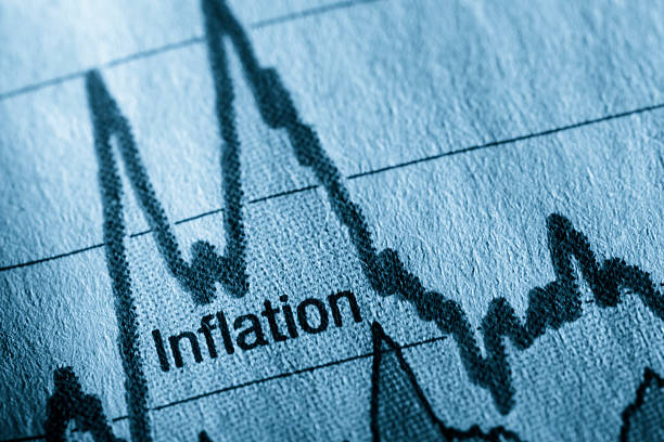 inflation - zeitung grafiken stock-fotos und bilder