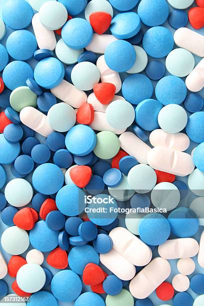 Comprimido - Fotografias de stock e mais imagens de Comprimido - Comprimido, Cápsula, Medicação
