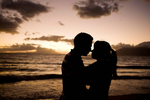 istock Couple in Sillhouette 157312424