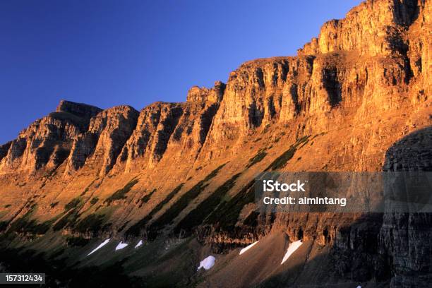 Gartenwand Stockfoto und mehr Bilder von Abenddämmerung - Abenddämmerung, Berg, Berggipfel