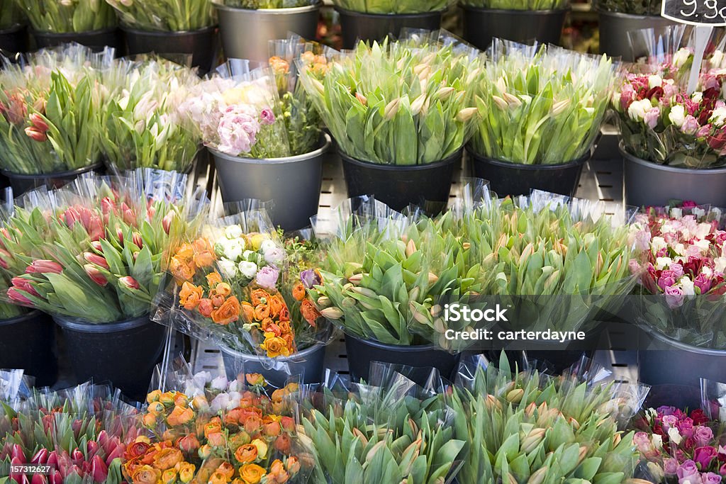 Mercado de flores ao ar livre - Foto de stock de Loja de Flores royalty-free