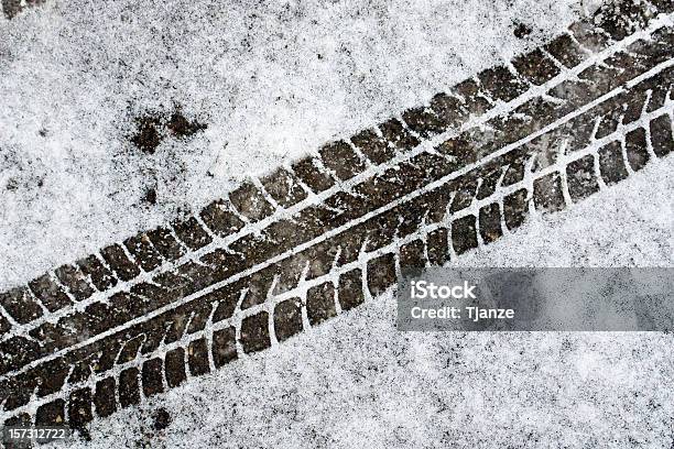 Tire Track Stockfoto und mehr Bilder von Reifenspur - Reifenspur, Schnee, Draufsicht