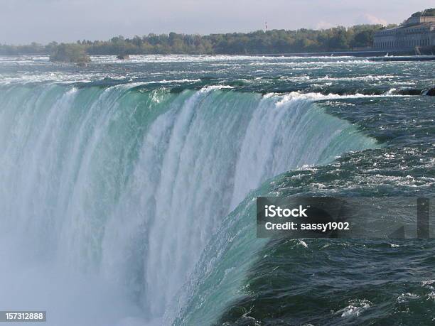 Photo libre de droit de Bord De Leau Du Fer À Cheval Et Les Chutes Du Niagara banque d'images et plus d'images libres de droit de Cascade