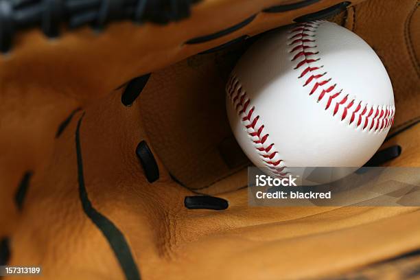 Baseball Fangen Stockfoto und mehr Bilder von Baseball - Baseball, Baseball-Spielball, Baseballhandschuh