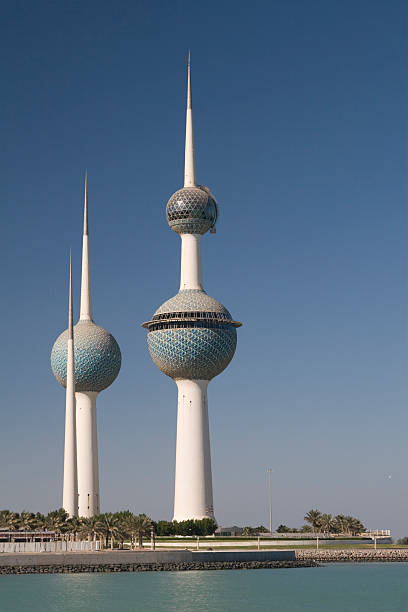 famoso kuwait towers - water tower imagens e fotografias de stock