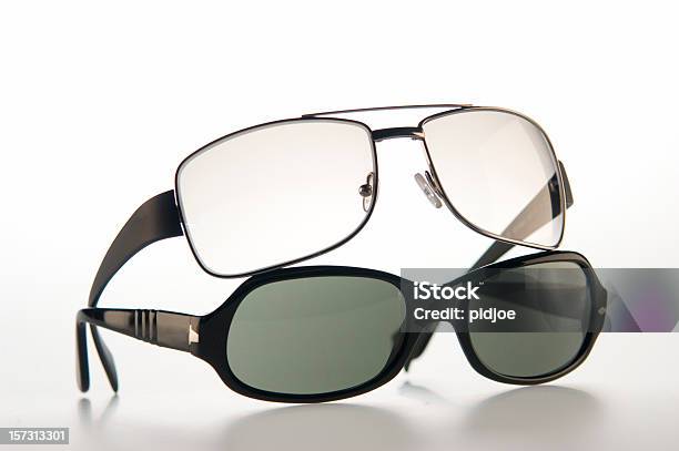 Elegantes Óculos De Sol - Fotografias de stock e mais imagens de Acessório - Acessório, Artigo para Olhos, Azul
