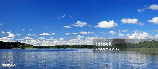 Cumulus Chmury Nad Jezioro - zdjęcia stockowe i więcej obrazów Cumulus - Cumulus, Brzeg jeziora, Brzeg wody