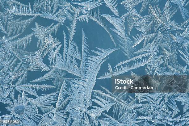 Frost Na Oknie - zdjęcia stockowe i więcej obrazów Mróz - Mróz, Okno, Chłodny