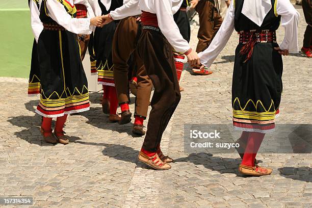 Macedonian Tradycyjne Folkloristic Grupy - zdjęcia stockowe i więcej obrazów Bałkany - Bałkany, Cień, Część