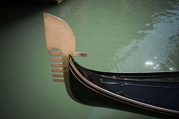 góndola, venecia - venice italy gondola italy gondolier fotografías e imágenes de stock