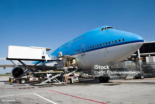 Aeronaves Manuseamento De Um Boeing 747 - Fotografias de stock e mais imagens de Avião - Avião, Indústria de Comidas e Bebidas, Profissão na indústria de alimentos