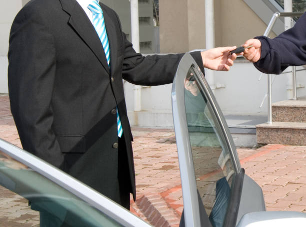 parque de estacionamento - valet parking imagens e fotografias de stock