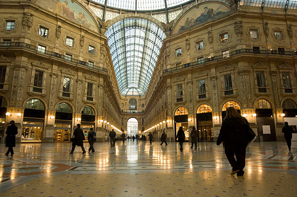 a galleria vittorio emanuele, milão, itália, shopping center - galleria vittorio emanuele ii - fotografias e filmes do acervo