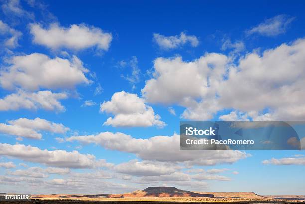 Krajobraz Z Chmurami W Nowym Meksyku - zdjęcia stockowe i więcej obrazów Acoma Pueblo - Acoma Pueblo, Niebieski, Chmura