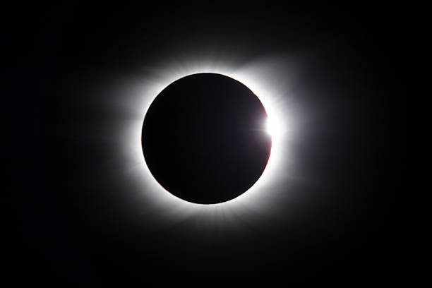 solar eclipse - diamond ring - zonsverduistering stockfoto's en -beelden