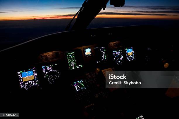 Tramonto Cabina Di Pilotaggio - Fotografie stock e altre immagini di Aereo di linea - Aereo di linea, Aeroplano, Cabina di pilotaggio