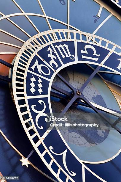 Foto de Relógio Astronômico De Praga e mais fotos de stock de Antigo - Antigo, Arquitetura, Cidade