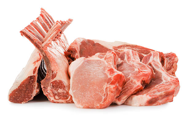 carne crua, carne de porco e carne de vaca, carneiro de butcher sobre fundo branco - carne talho imagens e fotografias de stock