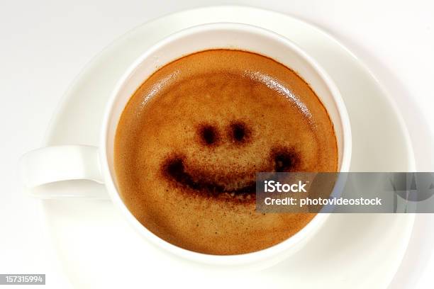 Kaffee Lächeln Stockfoto und mehr Bilder von Anfang - Anfang, Café, Cappuccino