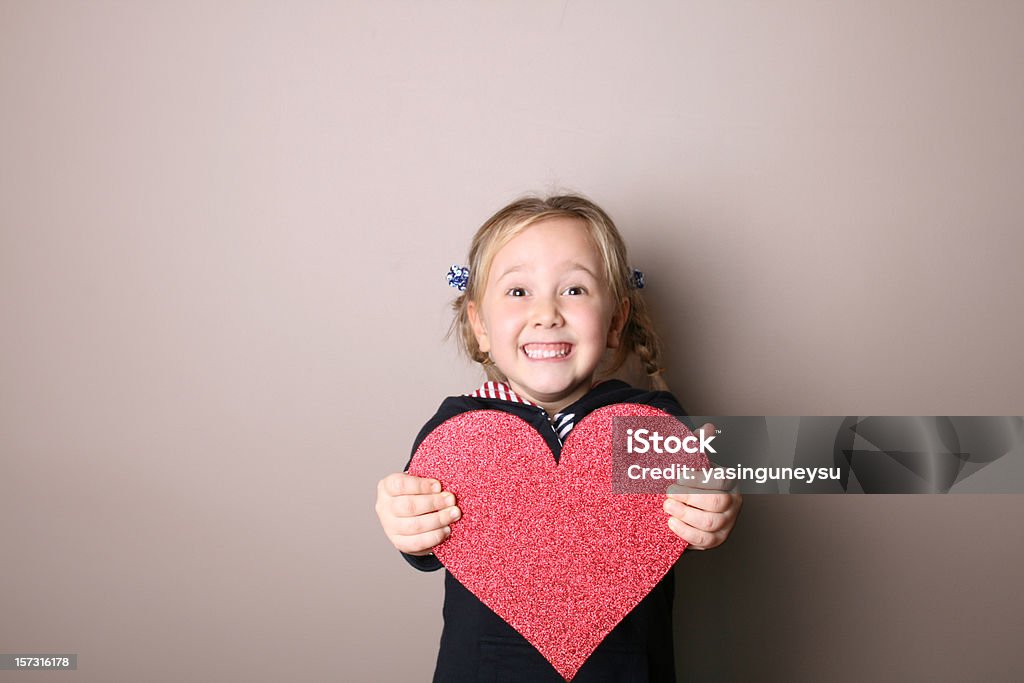 Предоставление My Heart - Стоковые фото Ребёнок роялти-фри
