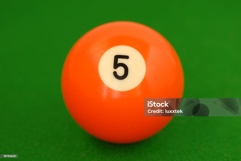 Bola de billar en tela - Foto de stock de Bola de billar libre de derechos