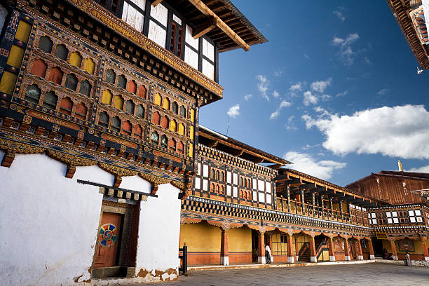 dentro de paro dzong - bhutan - fotografias e filmes do acervo
