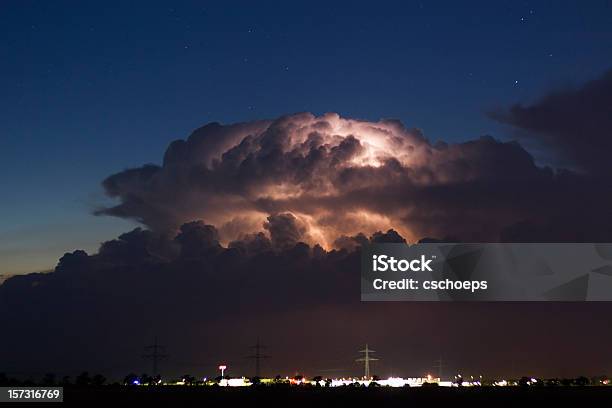 Gewitterwolke Bei Nacht Stockfoto und mehr Bilder von April - April, August, Beleuchtet