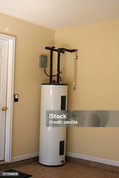 Badeofen Stockfoto und mehr Bilder von Boiler - Boiler, Wohnviertel, Garage