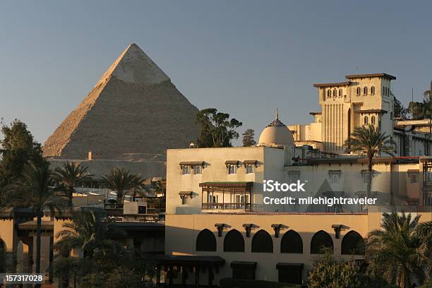 Rano W Cairo City W Pobliżu Egipska Khafre Pyramid Of Chephren - zdjęcia stockowe i więcej obrazów Kair