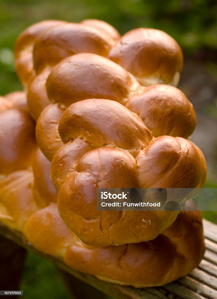 Challah pane, pasticceria fatti in casa pan Brioche Loaves sfondo intrecciata - Foto stock royalty-free di Pan brioche - Pane