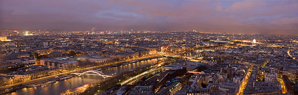 Paesaggio urbano di Parigi di notte (XXL - foto stock