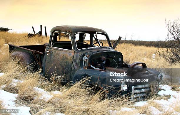 Olvidado De Ruedas Foto de stock y más banco de imágenes de Abandonado - Abandonado, Agricultura, Aire libre