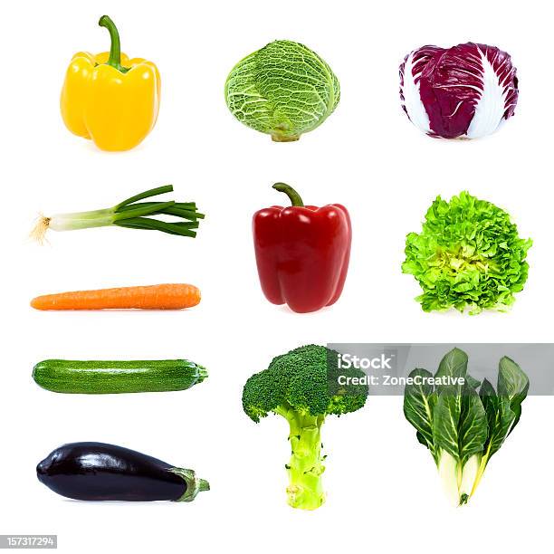 Photo libre de droit de Arrangement Coloré De Légumes Isolé banque d'images et plus d'images libres de droit de Aliment - Aliment, Aliments et boissons, Aubergine